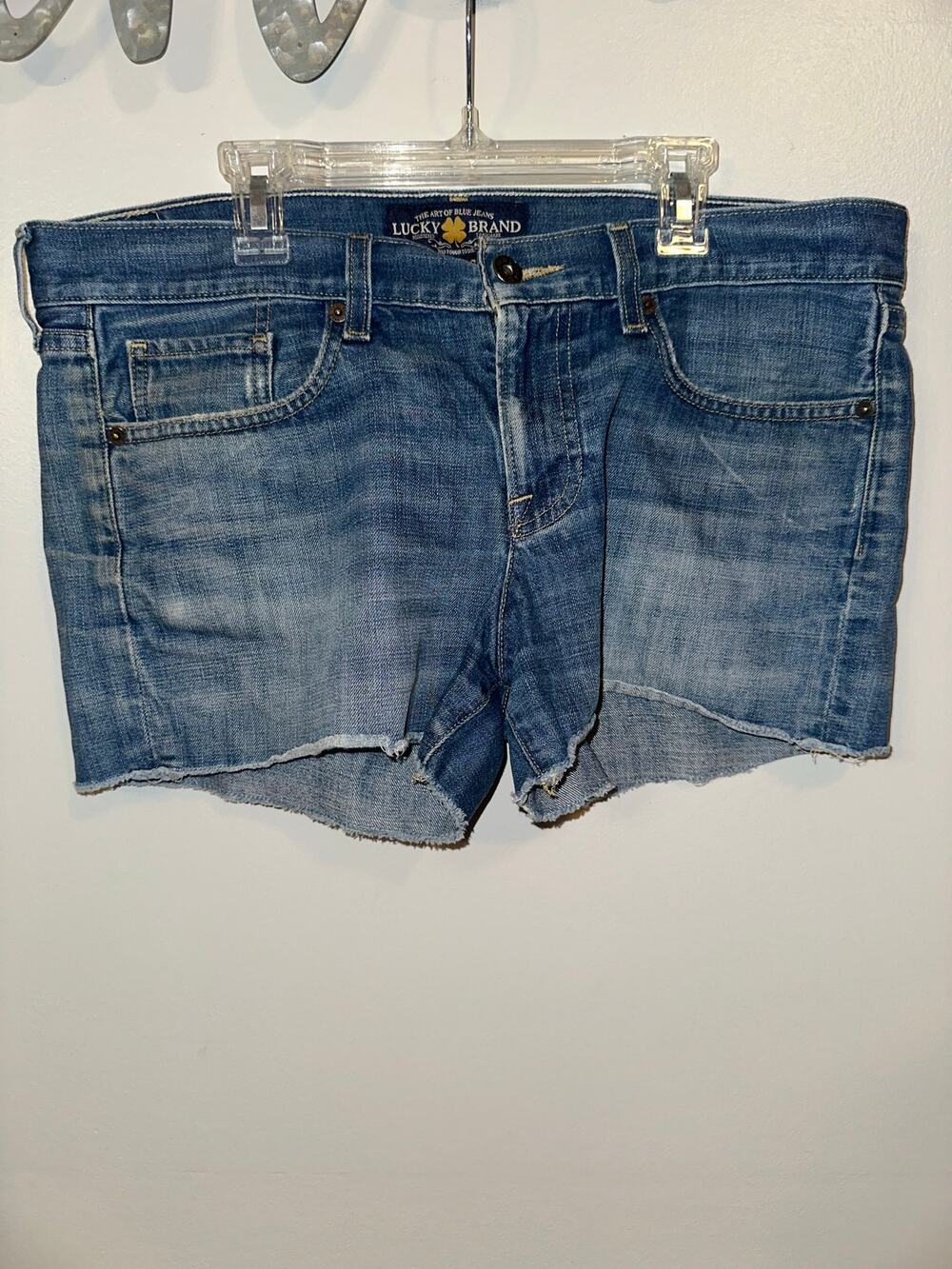 Lucky Brand The Cut Off Denim Shorts Size 6 28 Distressed Raw Hem Blue Jean